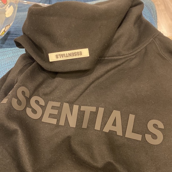 Fear of God Essential Oversized Hoodie - Picture 4 of 4